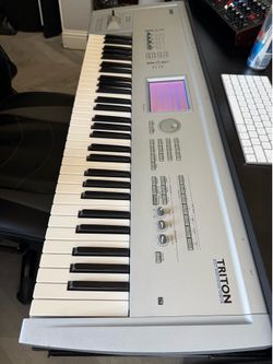 Korg Triton Classic 61-Key Workstation (with Rare EXB-MOSS Expansion)