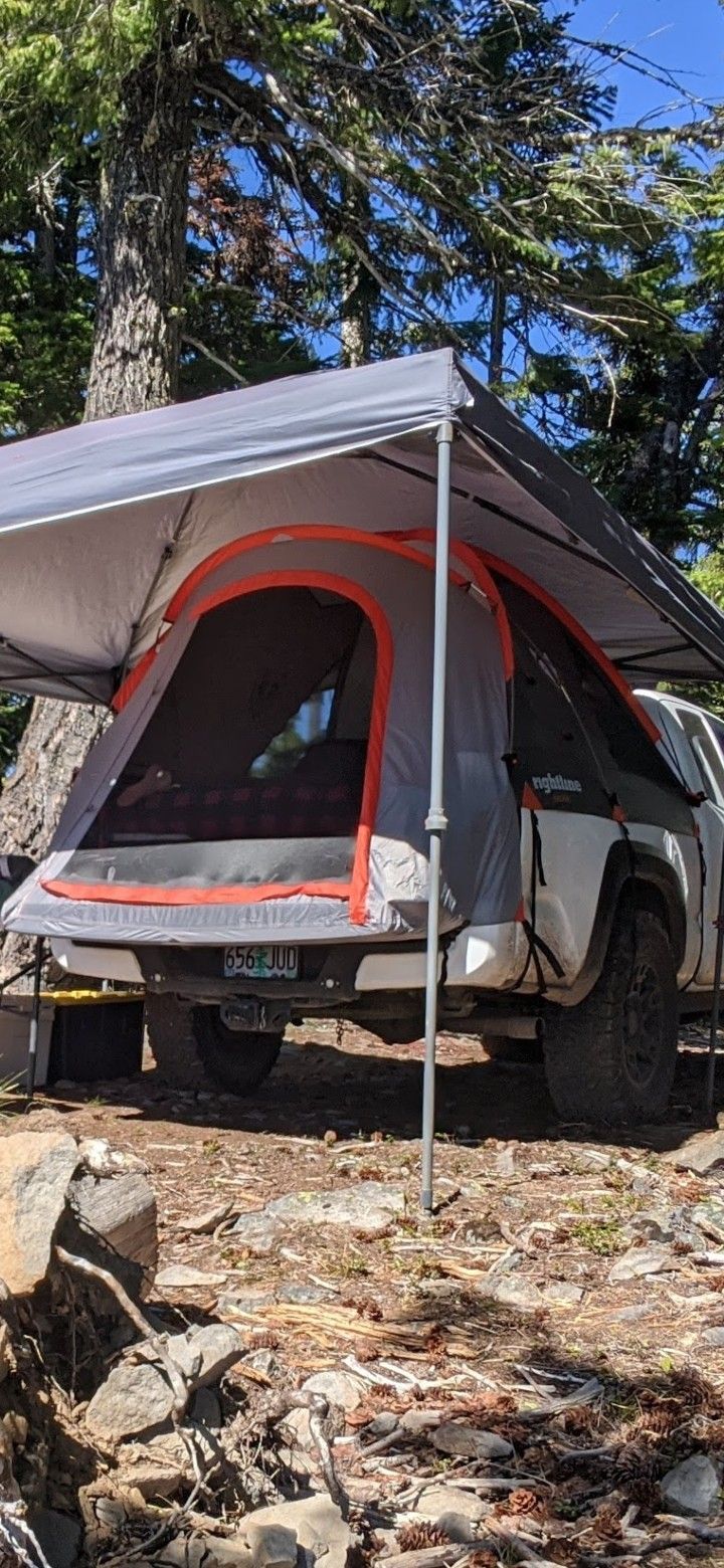 Truck Bed Tent Rightline Gear (Moving, Need It Gone Asap)