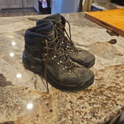 Lowa GTX Renegade Mid Boots