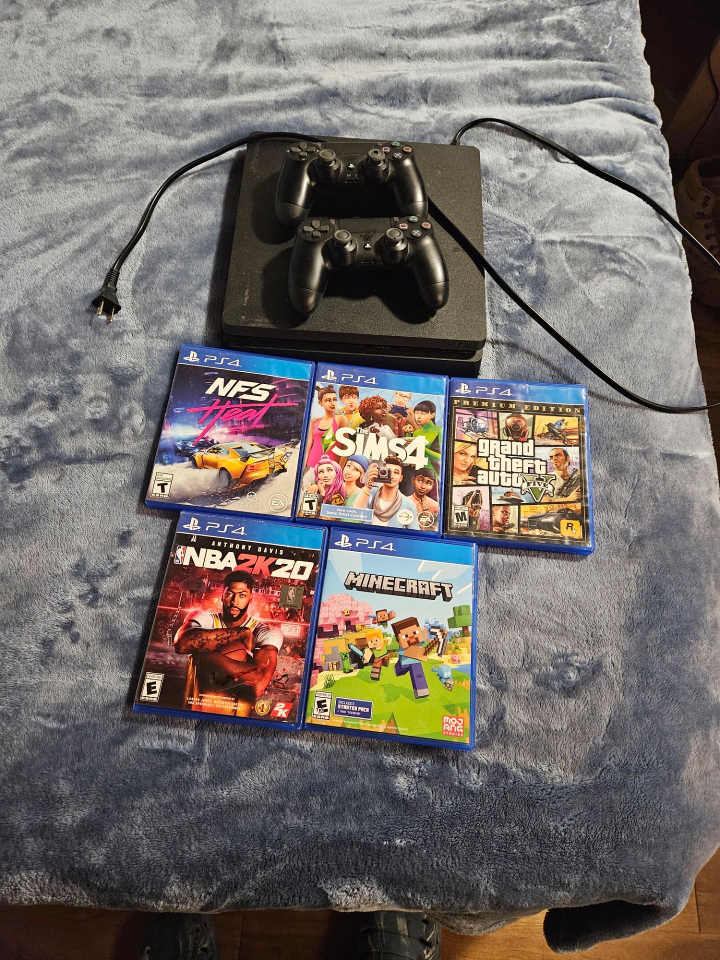 Ps4 with games