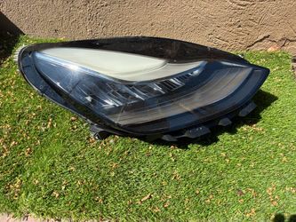 2017-2020 Tesla Model 3 Right Headlight