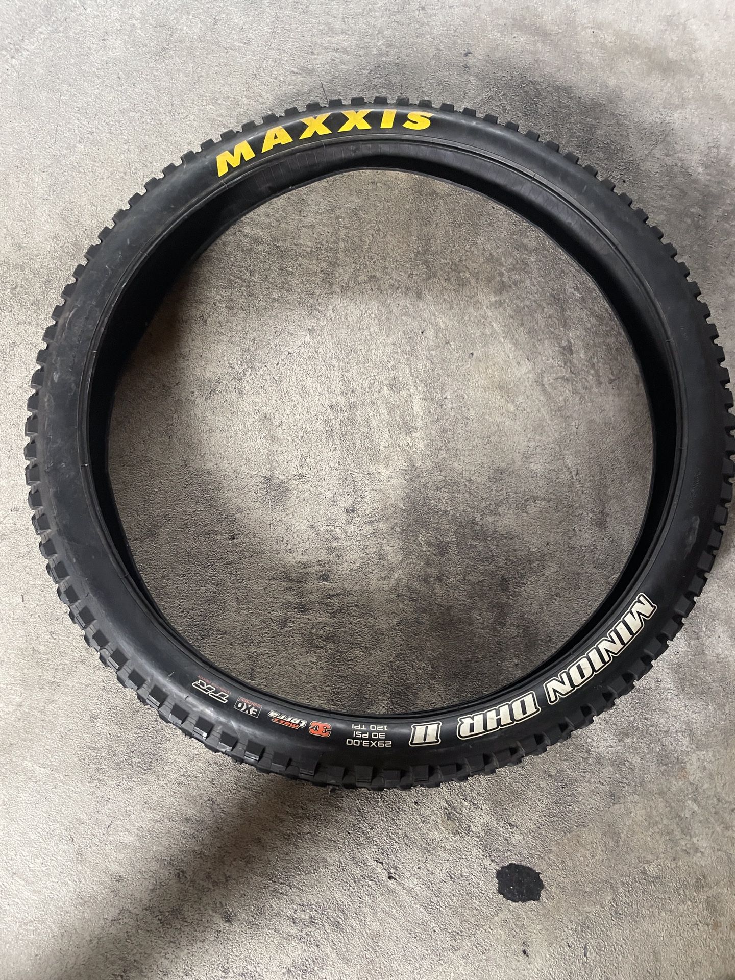 Maxxis Minion DHR 29” X 3” MTB Tire