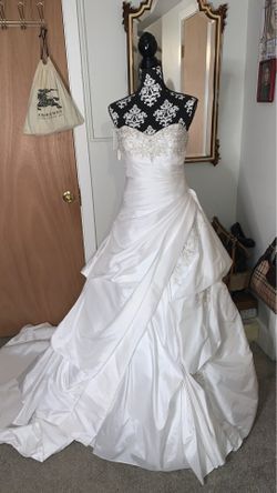 Brand New Alfred Angelo Wedding Dress Sz.4