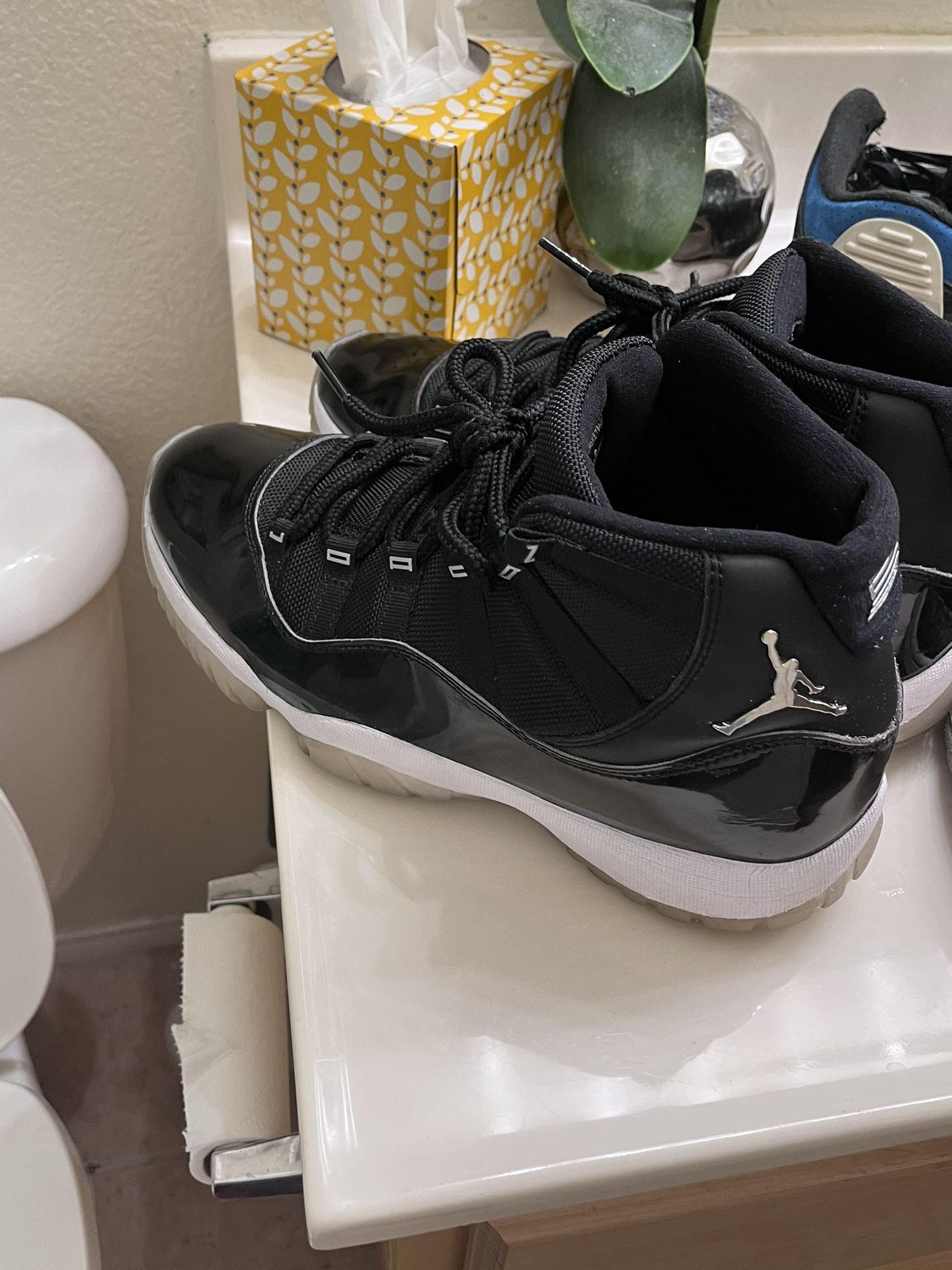 Black Jordan 11’s Size 10 Men