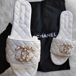 CC Quilted White Slides🤍👉See Photos Size 6.7.8