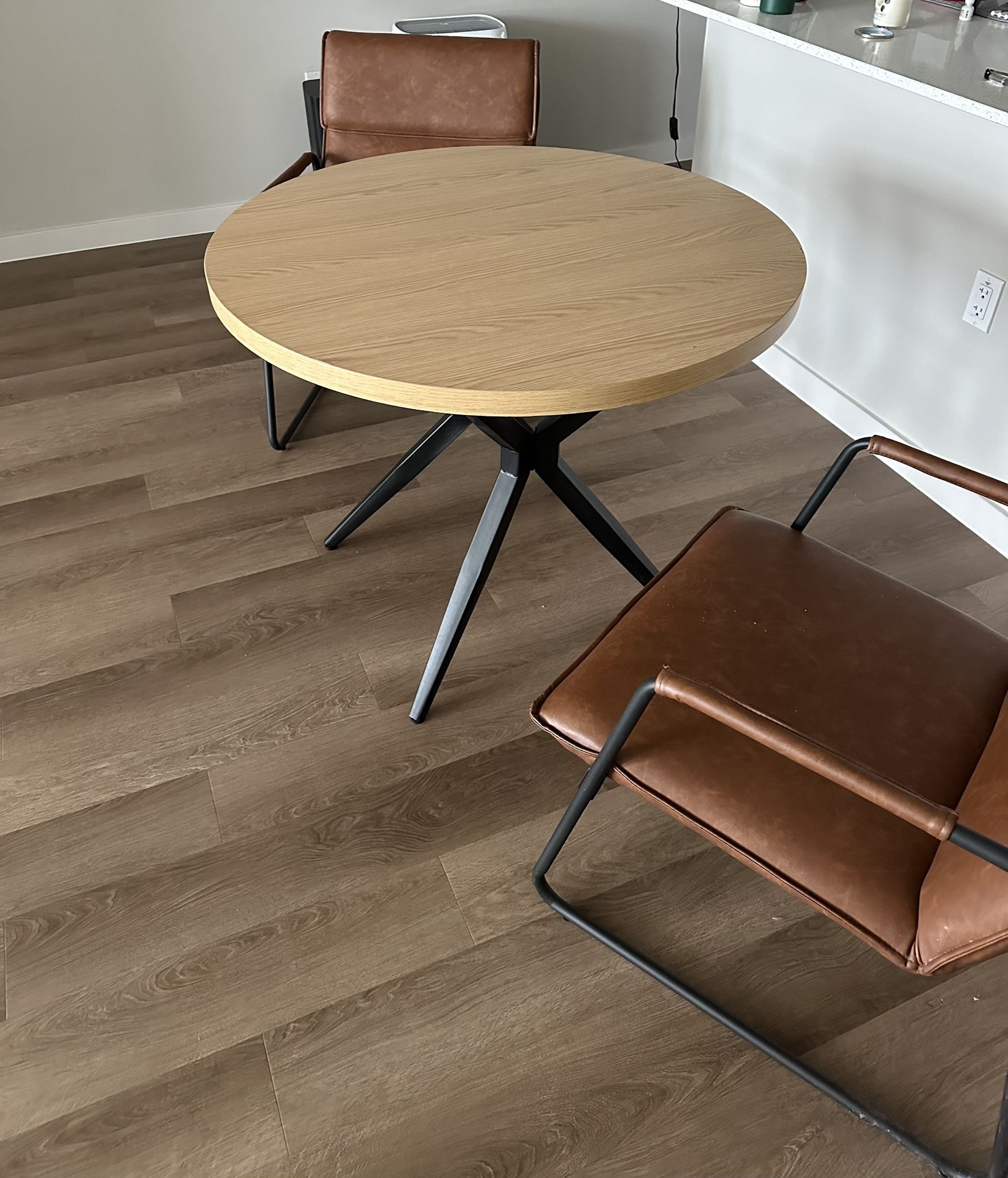 Kitchen Table & Chairs