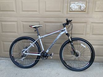 Diamondback Axis Xe 27.5 Mountain Bike