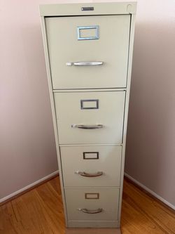 Anderson  Mickey Co 4 Drawer Filing Cabinet