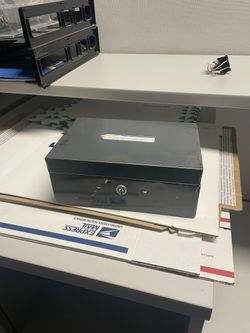 Metal Storage Box Closes Shut With Lever No Key