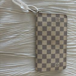 Authentic Louis Vuitton Damier Ebene Compact Zippy Wallet