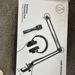 Microphone Headphone Podcast Starter 