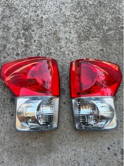 2011 tundra taillights