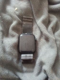 Apple watch series 8