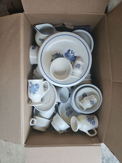 Pfaltzgraff Yorktowne Blue Floral Dinnerware Set
