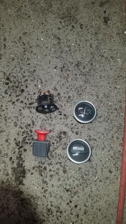 ((Switches & gauges))riding lawn mower