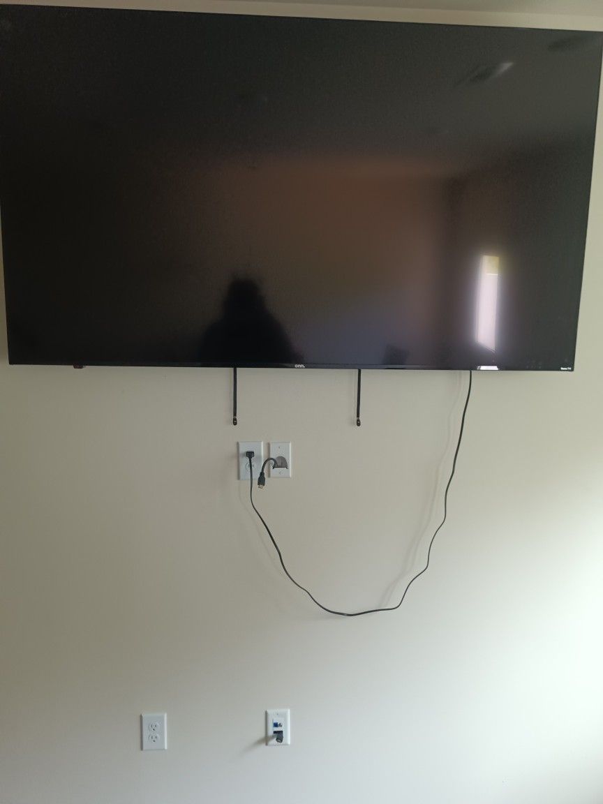 75" Roku Flat Screen TV