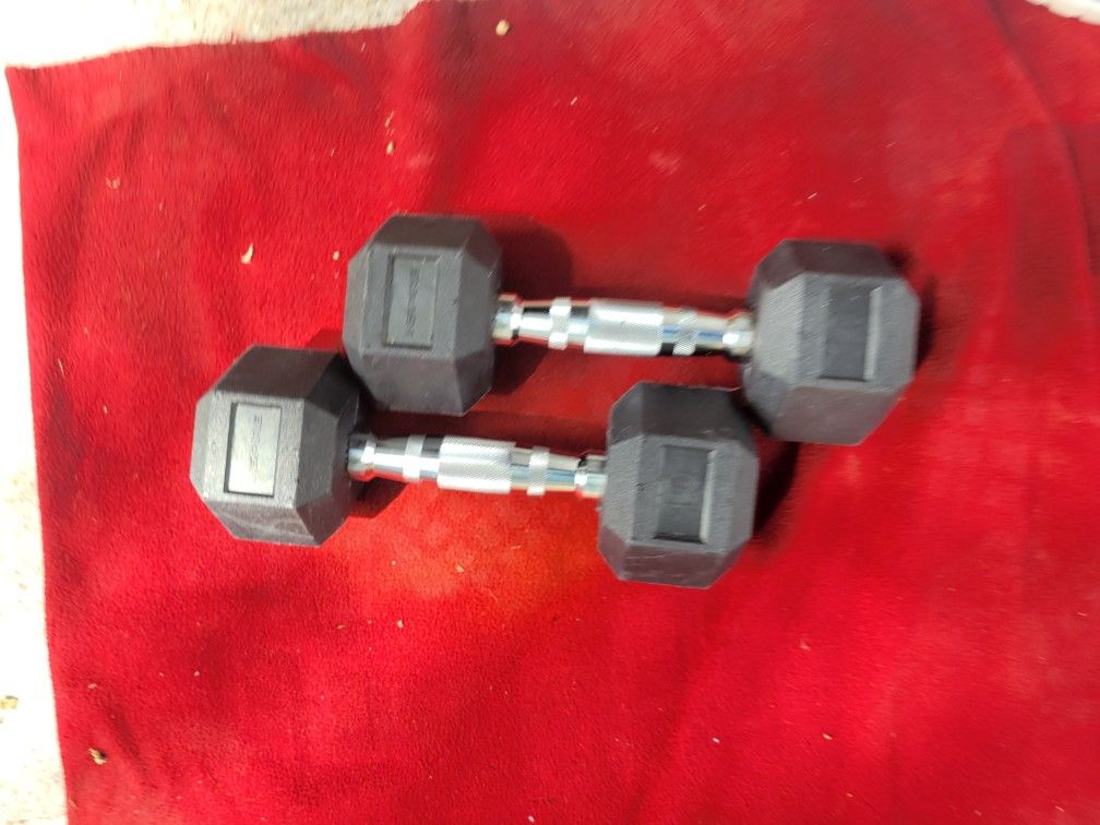 SET OF 10LB RUBBER COATED HEXHEAD DUMBBELLS
TOTAL 20LB
11525 S HALSTED DUNKINDONUTS/7111.S WESTERN WALGREENS
20$ CASH ONLY AS IS