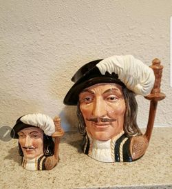 ROYAL DOULTON larg and small Toby Mug "Athos" 1955