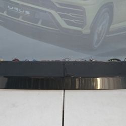 2023 POLESTAR 2 TRIM STRIP TRUNK LID