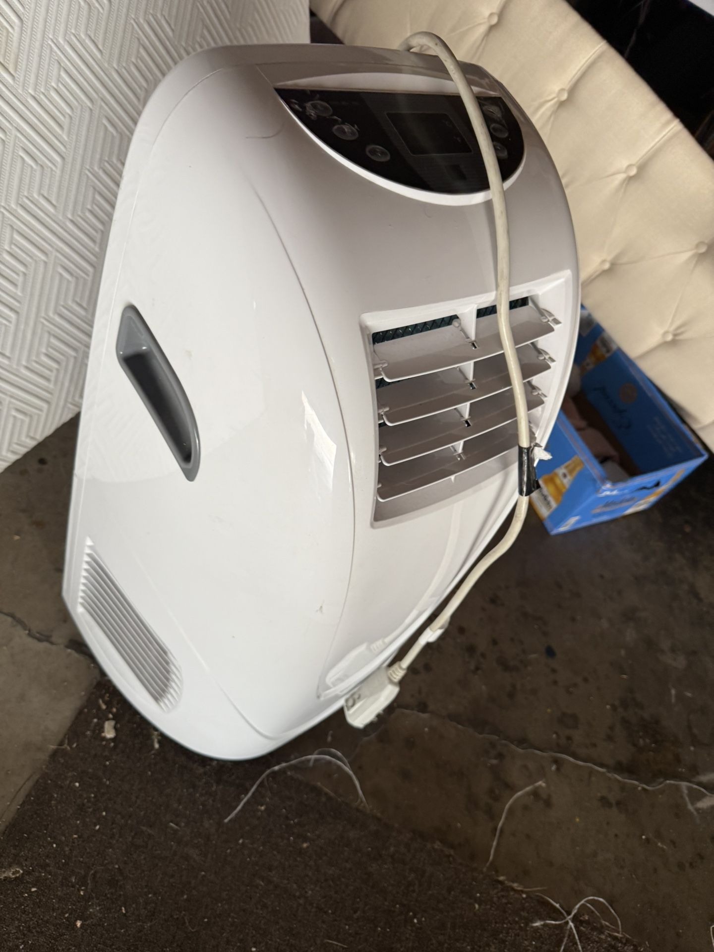 Ac Unit 6,000 Btu With hose