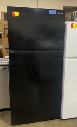 Hisense Black Top-Freezer Refrigerator