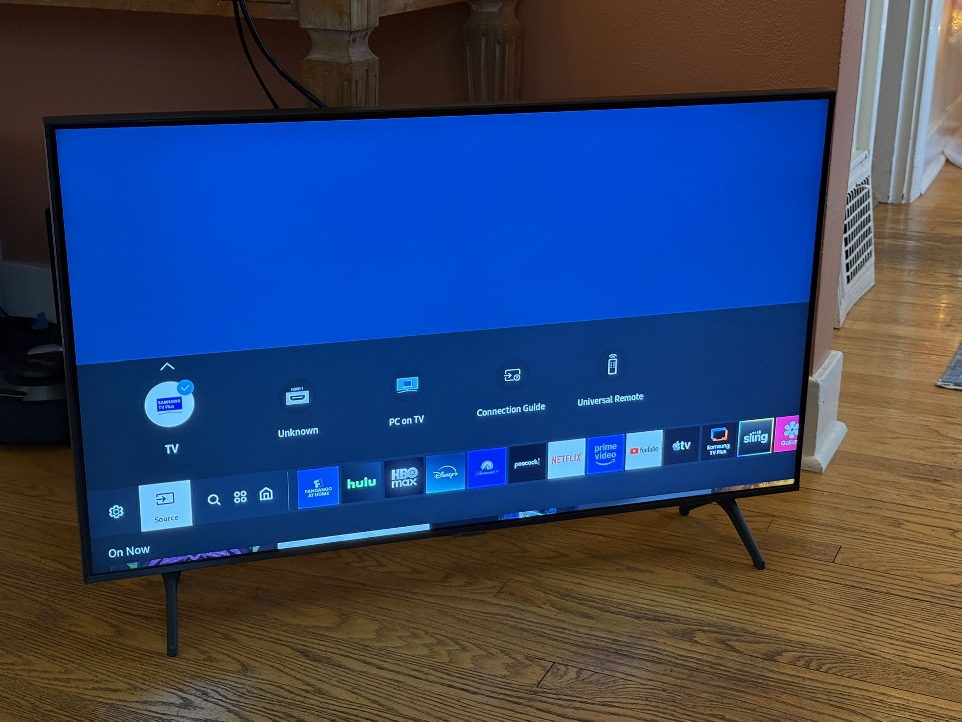 Samsung 43” 4K Smart TV (UN43TU7000FXZA) – Barely Used – Excellent Condition