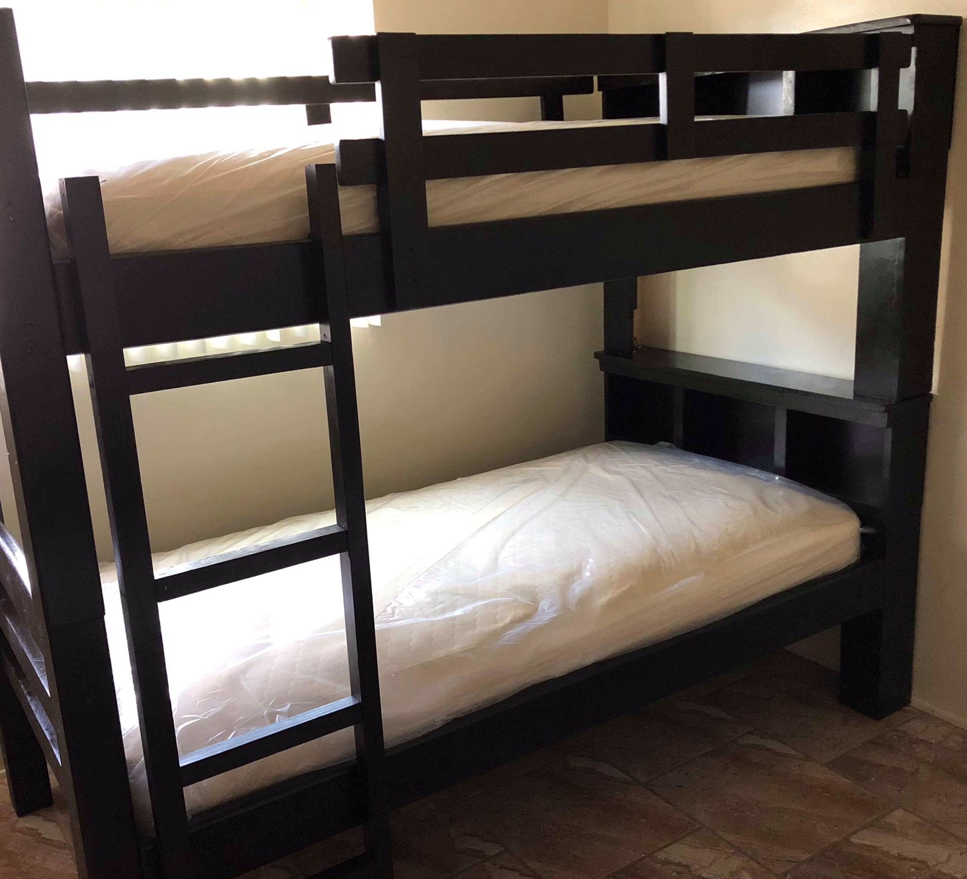 T/T Litera de Bookcase + colchones