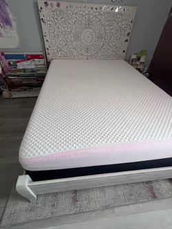 Complete Bed with box, mattress