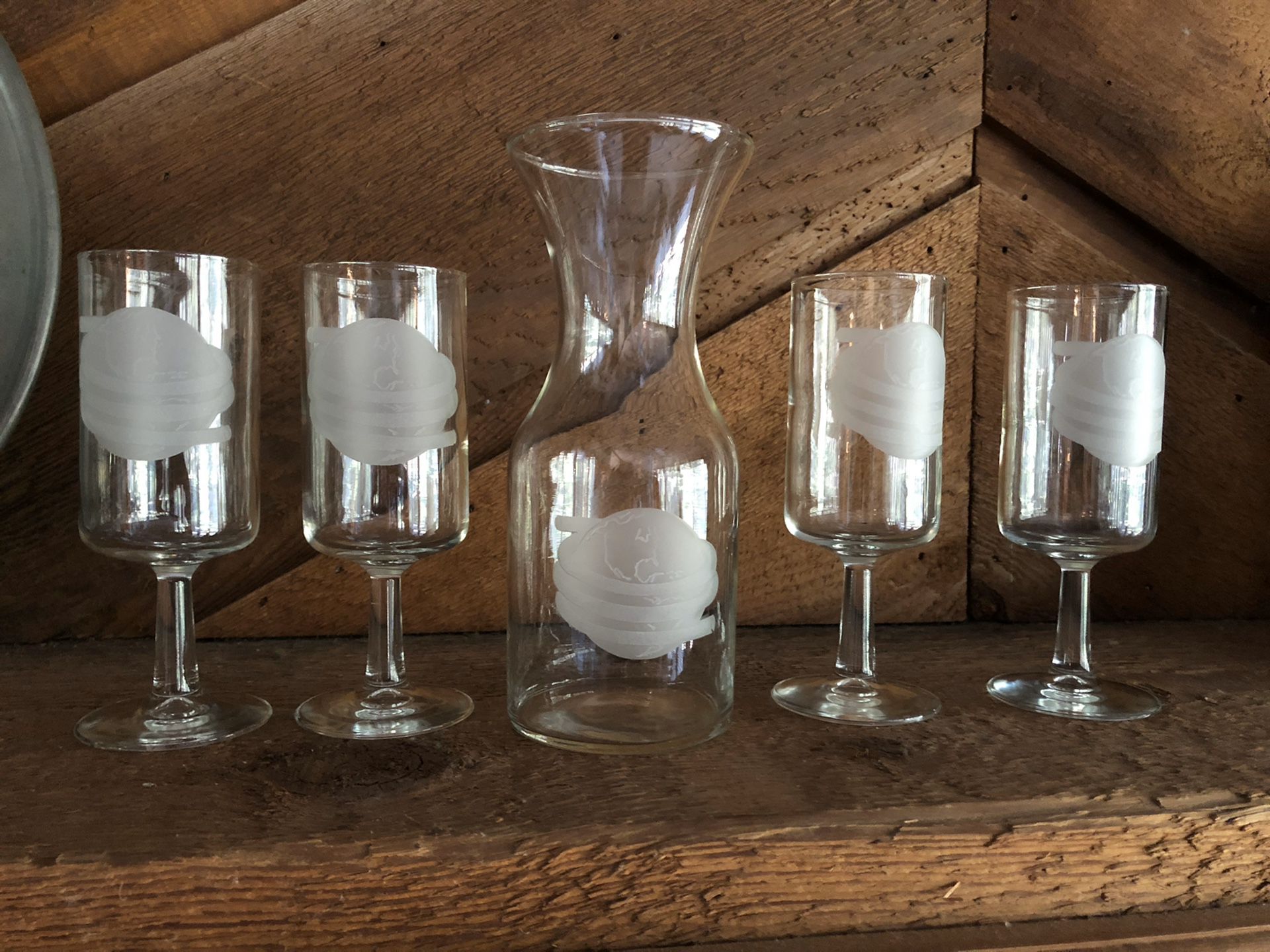 Wine carafe and 4 glasses