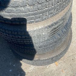 205-75-14 Trailer Tire Set Used Like New 90% Thread 