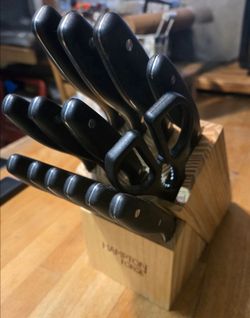 Knife set with block