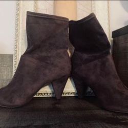 Urban Outfitters Size 9- Scrunch Burgundy Suede Booties 