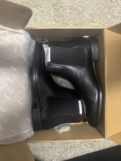 Plain Toe Chelsea Boots