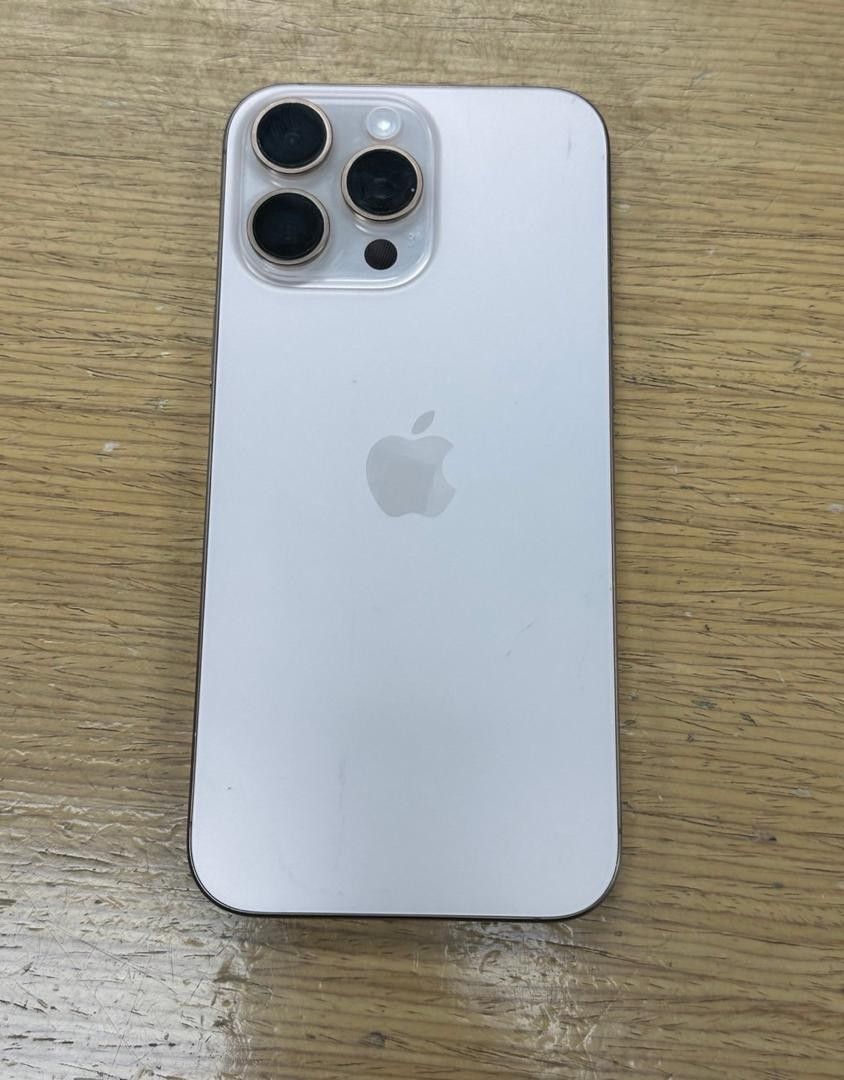 Neatly Used IpHoNe 16.  PromAx 256gb DesertTitanium