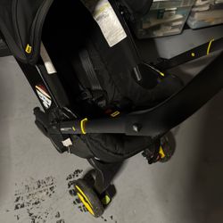 Doona Stroller with Accessories! 