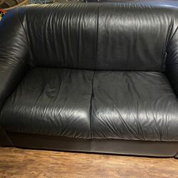 ItalDesign Black Leather Loveseat Sofa