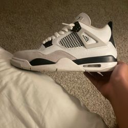 Jordan 4 Military Black 