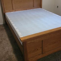 Thomasville Bed Set And Dresser With Mirror 