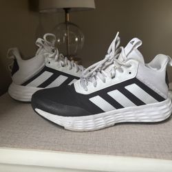Adidas Running shoes size 6 mens/ 8 womens