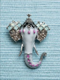Majestic Elephant Brooch/Pendant