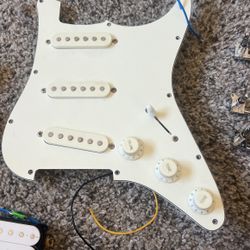 Pickups Stratocaster Loaded Pick Guard Tuners And Wires For White Pickups