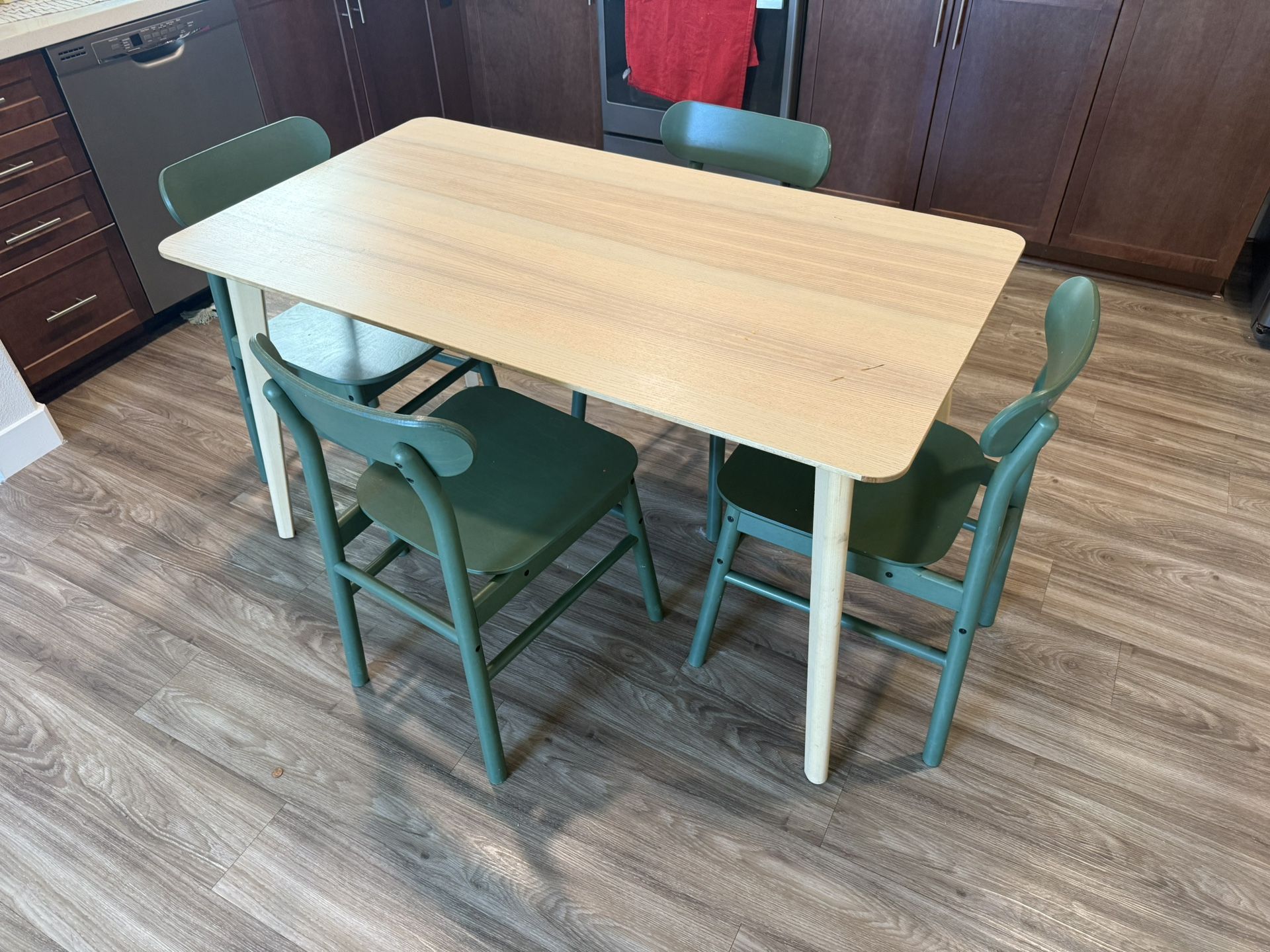 Dining Table & 4 Chairs