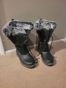 Women's Khombu Boots
