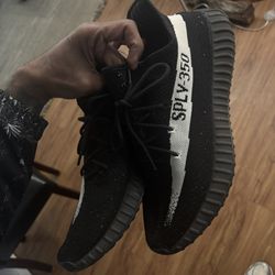 Yeezy Oreo 350 V2