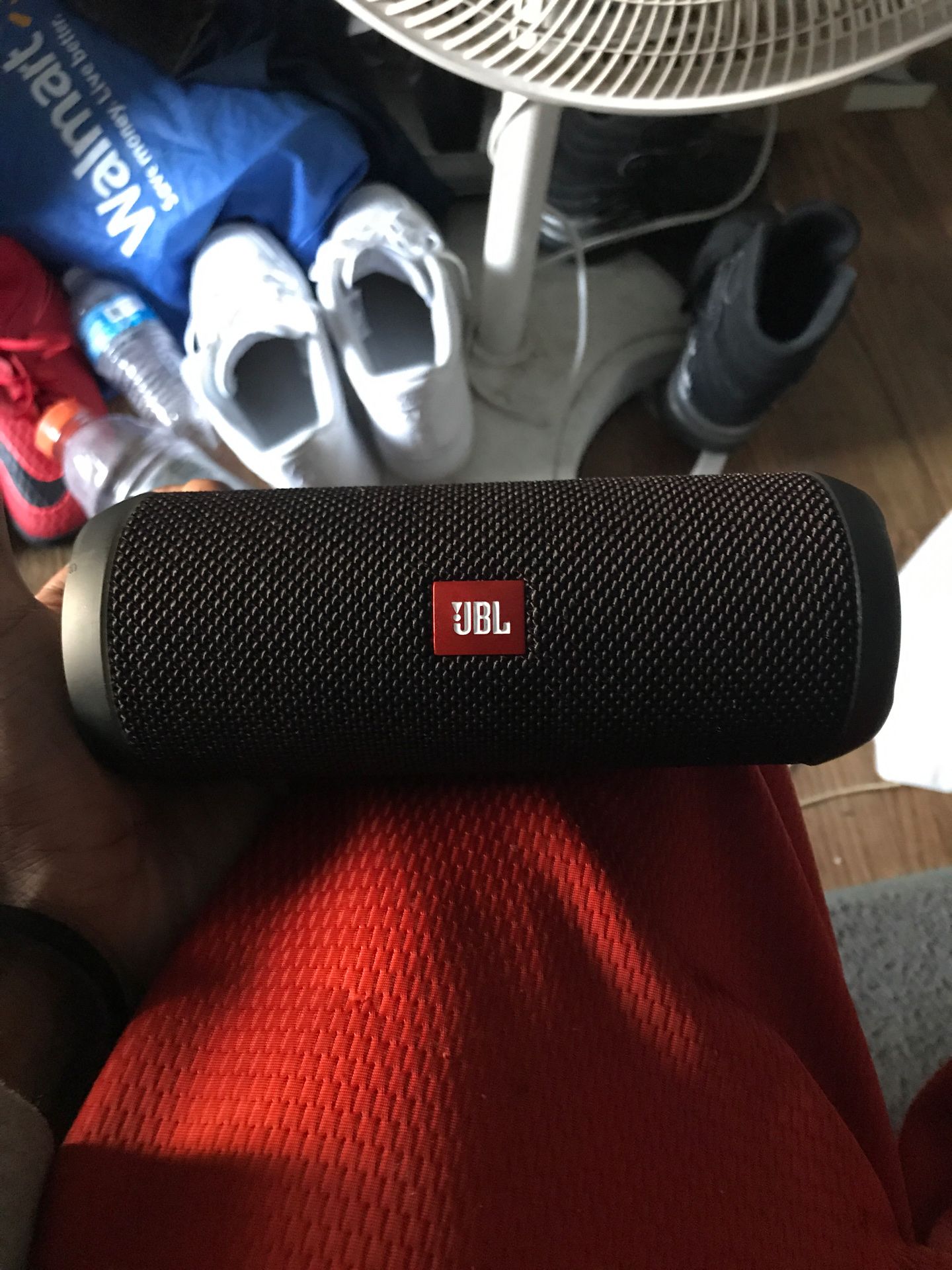 JBL flip 4