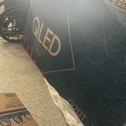 Black Samsung 75 Inch TV