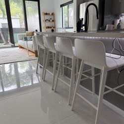 Counter Stools (4) / Taburetes de barra (4)