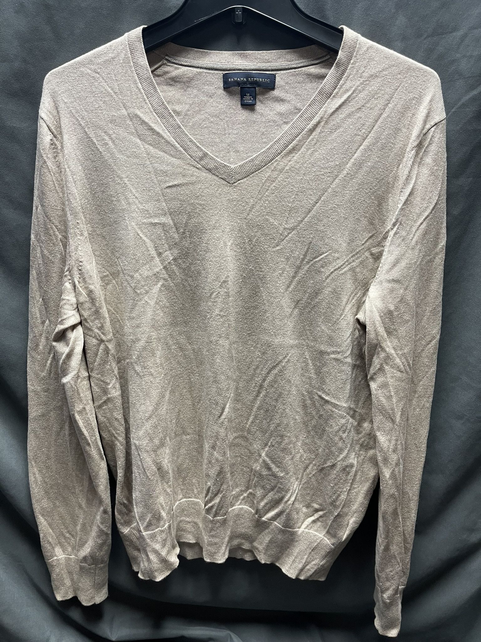 Men’s Banana Republic V-Neck Sweater - Size Medium