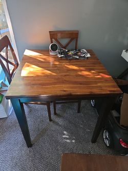 Wood dinning table