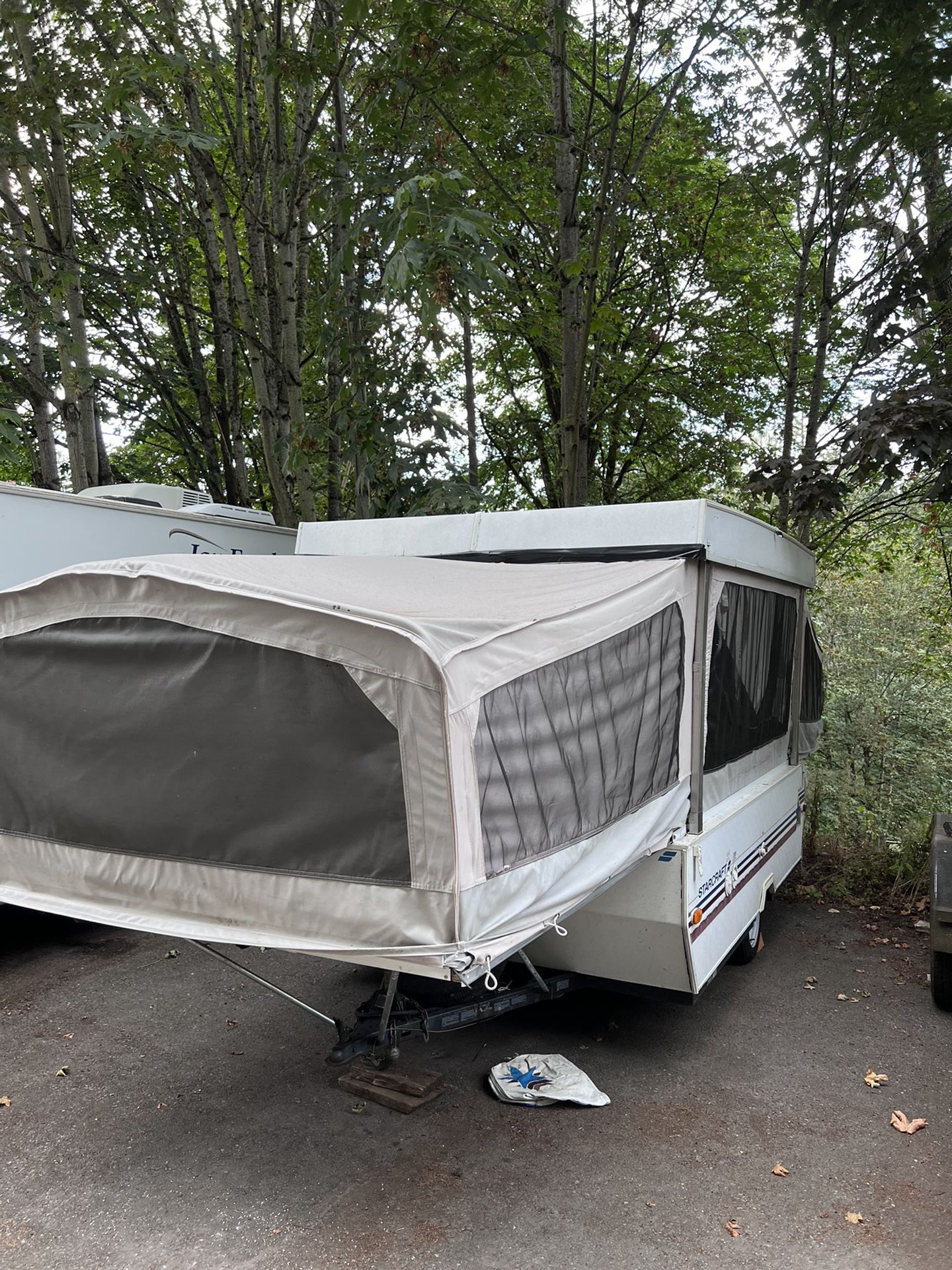 Pop up tent trailer Starcraft 